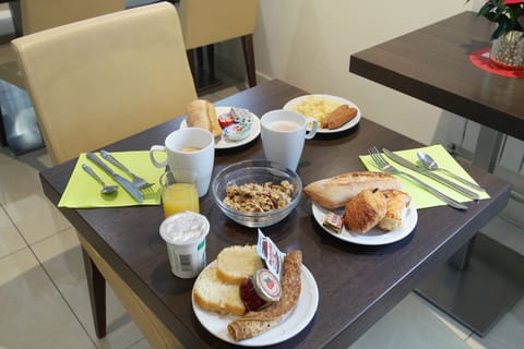 Daily buffet breakfast (EUR 16 per person)