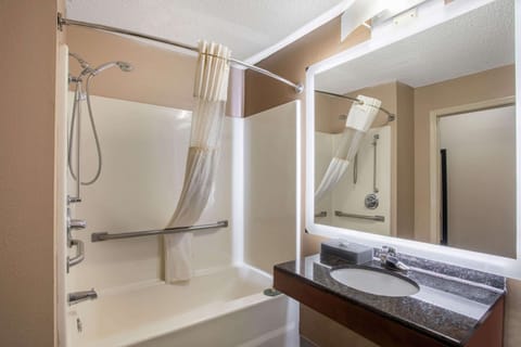 Room, 1 King Bed, Accessible (Mobility/Hearing Impaired Accessible) | Accessible bathroom
