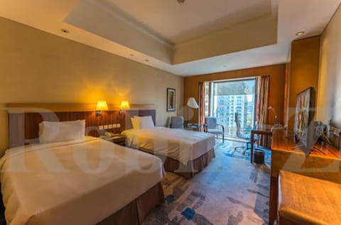 Club Room (Plaza) | Premium bedding, minibar, in-room safe, desk