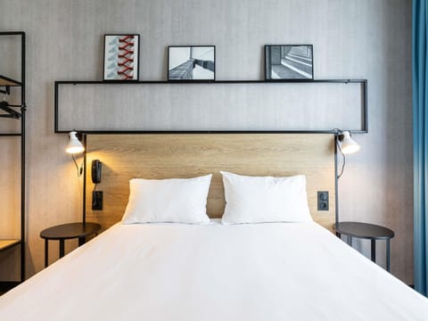 In-room safe, desk, soundproofing, iron/ironing board