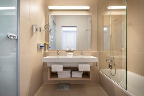V Level Suite for 2+1 Spectacular seaview - Miramare Villas & Suites | Bathroom | Hair dryer, towels, soap, shampoo