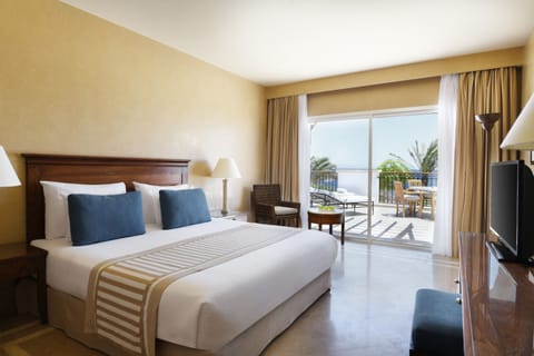 Royal Suite, 1 Queen Bed, Sea View | Minibar, in-room safe, blackout drapes, iron/ironing board