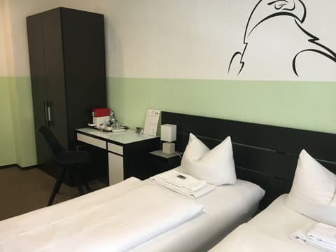 Double Room Single Use | Free WiFi