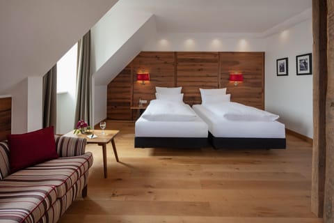 Superior Double or Twin Room | Premium bedding, down comforters, Select Comfort beds, minibar