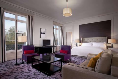 Junior Suite, 1 King Bed, Park View (Palace 5 Star) | Hypo-allergenic bedding, minibar, in-room safe, desk