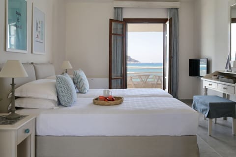 Double Room with Sea View 25m² | In-room safe, individually decorated, individually furnished