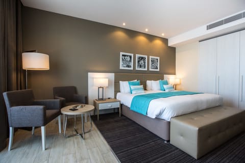 Superior Double or Twin Room, Sea View | In-room safe, desk, blackout drapes, soundproofing