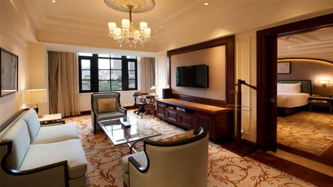 Suite, 1 Bedroom | Down comforters, minibar, in-room safe, desk