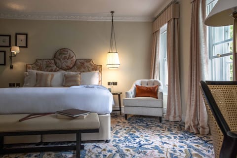 Signature Room, 1 King Bed | Egyptian cotton sheets, premium bedding, down comforters, pillowtop beds