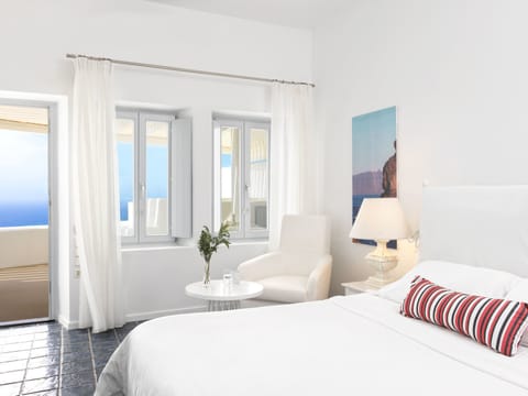 Standard Room, Sea View | Premium bedding, pillowtop beds, minibar, in-room safe