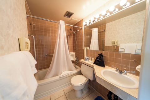 Run of House | Bathroom | Free toiletries, hair dryer, towels, soap