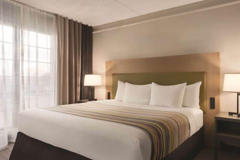 Suite, 1 Bedroom, Non Smoking | Premium bedding, pillowtop beds, desk, blackout drapes
