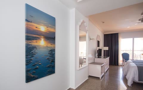 1 bedroom, desk, blackout drapes, free WiFi