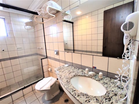 Standard Double Room | Bathroom | Shower, hair dryer, towels