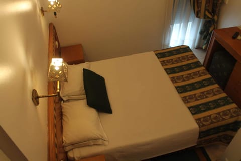 In-room safe, desk, free WiFi, bed sheets