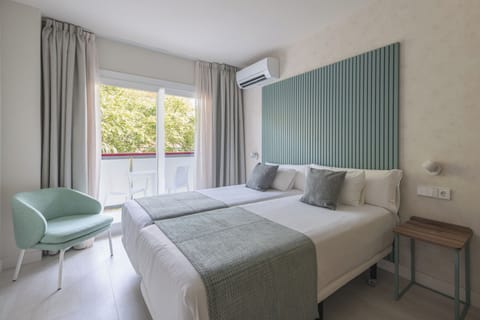 Double Room, Balcony, Pool View | In-room safe, WiFi, bed sheets