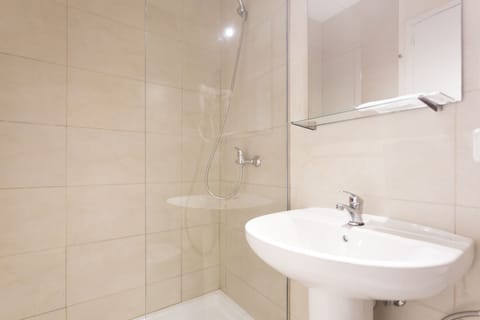 Double Room, Balcony | Bathroom | Shower, free toiletries, hair dryer, towels