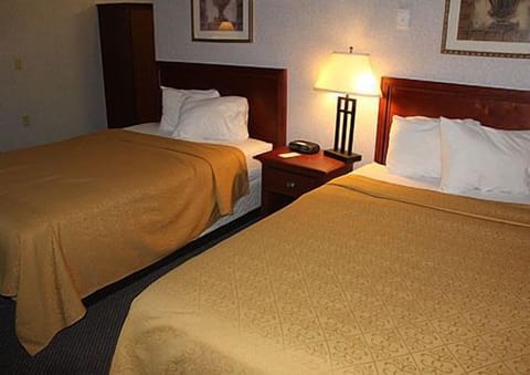 Standard Double Room | In-room safe, iron/ironing board, free WiFi, bed sheets