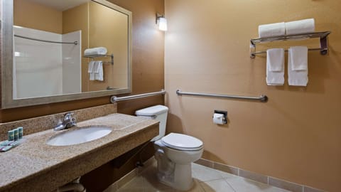Standard Room, 2 Queen Beds, Accessible, Bathtub | Bathroom | Combined shower/tub, free toiletries, hair dryer, towels