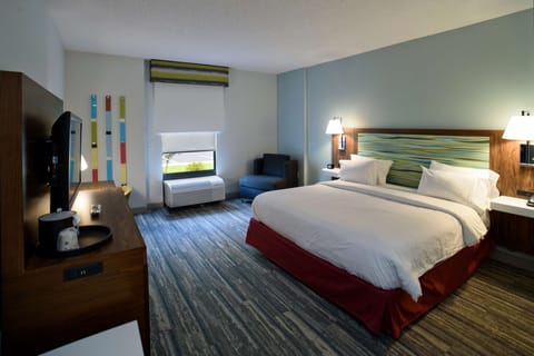 Room | Premium bedding, in-room safe, desk, blackout drapes