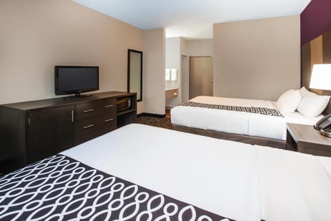 Comfort Double Room, 2 Queen Beds, Non Smoking | Premium bedding, desk, laptop workspace, blackout drapes