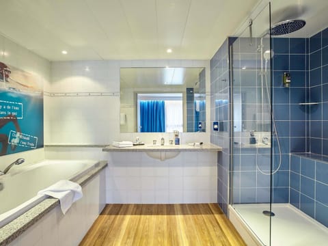 Pillowtop beds, in-room safe, individually furnished, desk