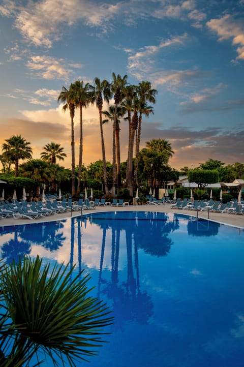 Indoor pool, outdoor pool, sun loungers