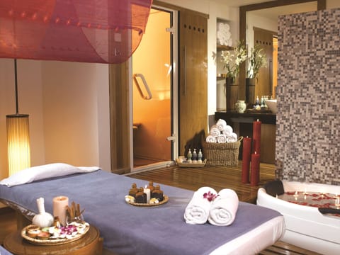 Couples treatment rooms, spa tub, steam room, body treatments