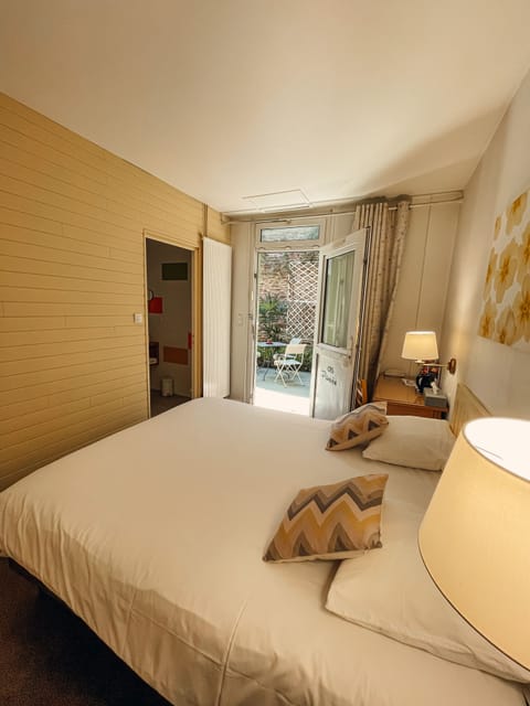 Double or Twin Room, Patio | Premium bedding, individually decorated, individually furnished, desk