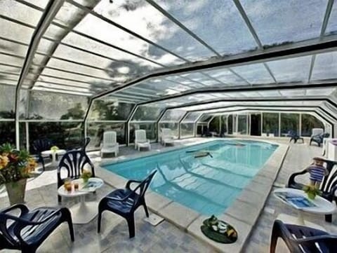 Indoor pool, sun loungers