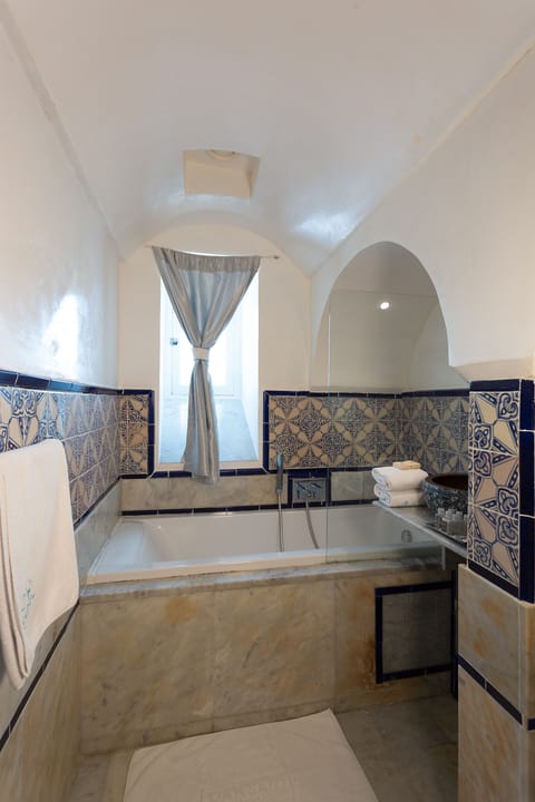 Suite (Prestige) | Bathroom | Separate tub and shower, hair dryer, bathrobes, slippers