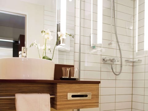 Eco-friendly toiletries, hair dryer, towels