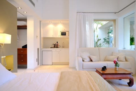 Deluxe Villa, Terrace, Garden View | Egyptian cotton sheets, premium bedding, down comforters, minibar