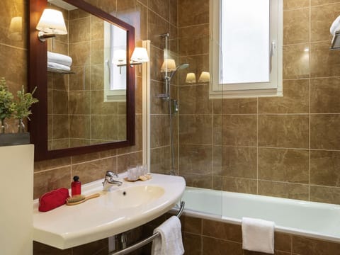 Standard Single Room | Select Comfort beds, free minibar items, in-room safe, blackout drapes