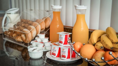 Free daily continental breakfast