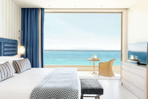 Superior Double Room, Sea View | Free minibar, in-room safe, desk, free WiFi