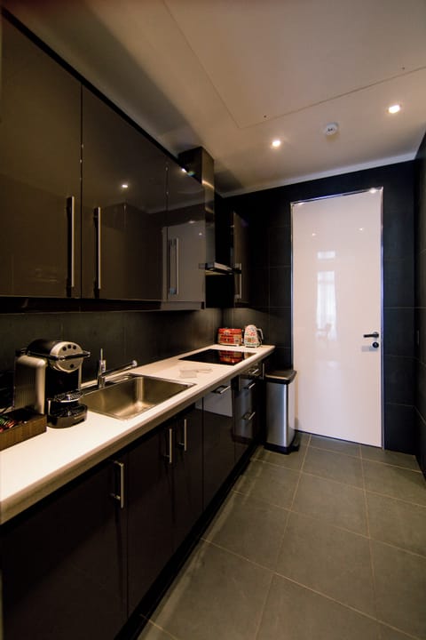 Katara Presidential Suite | Private kitchen | Eco-friendly cleaning products