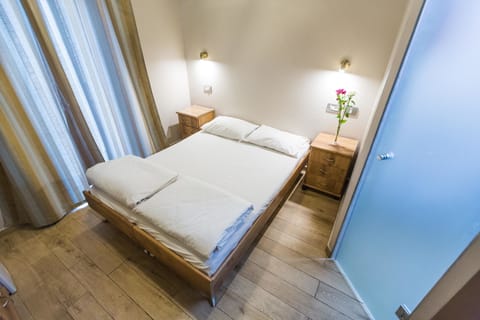 Double Room, Balcony | Minibar, iron/ironing board, free WiFi