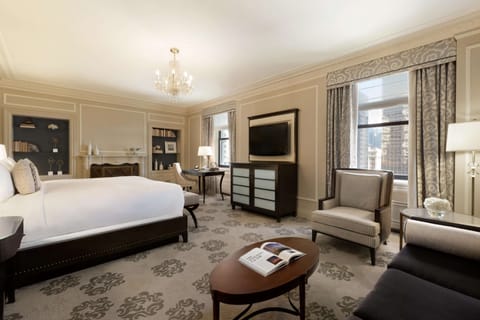 Junior Suite, 1 King Bed with Sofa bed | Premium bedding, down comforters, minibar, in-room safe