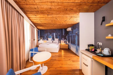 Junior Suite | Premium bedding, minibar, in-room safe, individually decorated