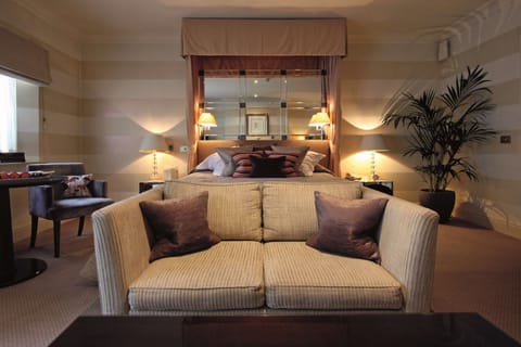 Junior Suite (Garden) | 1 bedroom, Egyptian cotton sheets, premium bedding, down comforters