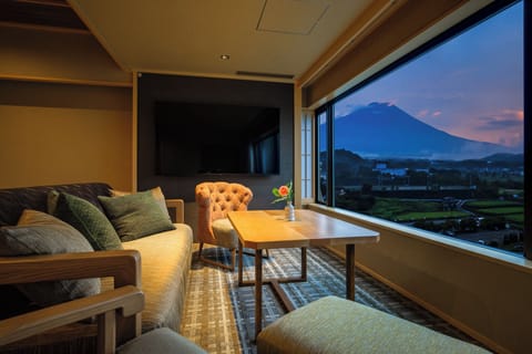 Sanri-Suite JapaneseWestern Room with OpenAir Bath, Mt. Fuji View [With Yamanshi Wine Lounge Access] | View from room