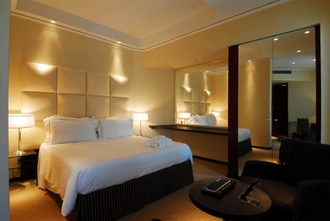 Classic Triple Room | Premium bedding, in-room safe, desk, blackout drapes