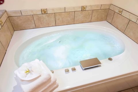 Pillowtop beds, desk, iron/ironing board, cribs/infant beds