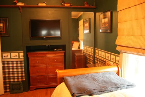 Room (Edwardian Room) | Down comforters, pillowtop beds, blackout drapes, iron/ironing board