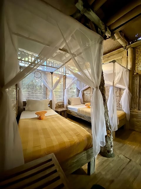 Standard Tree House, 1 Bedroom | In-room safe, bed sheets