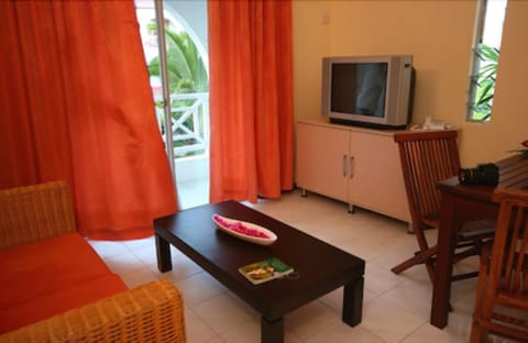 Family Suite, 2 Bedrooms | Living area | Flat-screen TV