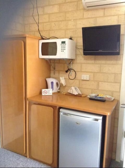 The Jackaroo  | Private kitchenette | Fridge, microwave, coffee/tea maker, electric kettle