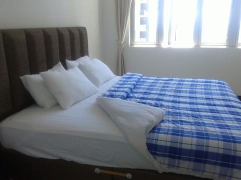 Standard Apartment, 2 Bedrooms | 1 bedroom, desk, iron/ironing board, free rollaway beds