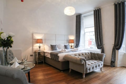Studio | Premium bedding, individually decorated, individually furnished